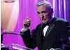 Award presenter Dennis Hopper