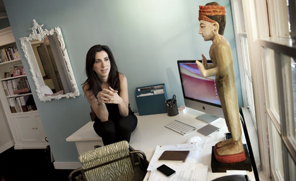 Screenwriters: Aline Brosh McKenna