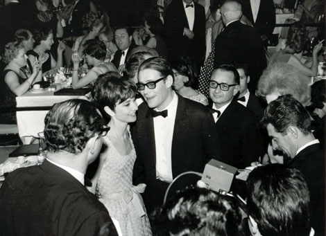 Audrey Hepburn and Peter O'Toole at the Film Awards in 1965. Audrey Hepburn and Peter O'Toole at the Film Awards in 1965.