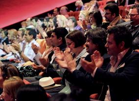 The audience give Bill a warm welcome with a loud round of applause. (Picture: BAFTA/ J.Simmonds)