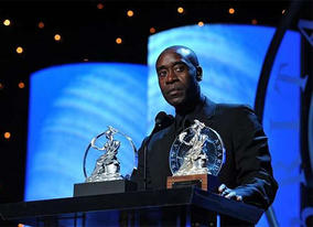 Don Cheadle receives the Humanitarian Award at the BAFTA/LA Britannia Awards winners in 2008.