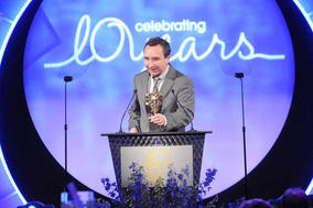Eddie Marsan, star of Mike Leigh's Happy-Go-Lucky and Dickens adaptation Little Dorrit, was in relaxed mood as he presented the BAFTA for Titles (BAFTA / Richard Kendal).