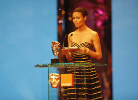 RockNRolla star Thandie Newton presented the Carl Foreman Award for Special Achievement by a British Director, Writer or Producer for their First Feature Film (BAFTA / Marc Hoberman).
