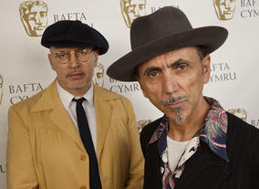 Jim Patterson (left) and Kevin Rowland (right) of Dexys Midnight Runners