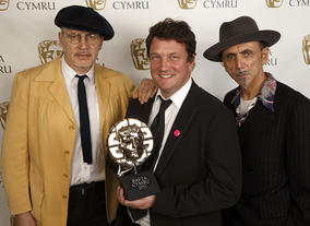 80s pop stars Jim Patterson and Kevin Rowland of Dexys Midnight Runners presented an Award