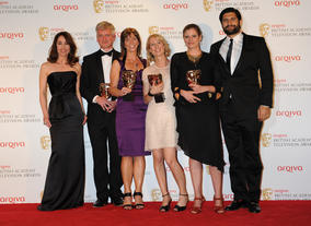 Mummifying Alan: Egypt’s Last Secret picks up the BAFTA for Specialist Factual. The team celebrate their win alongside award presenters Sofie Grabol and Kayvan Novak.