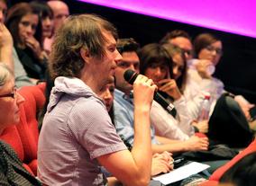 An audience member asks Brosh McKenna about her experiences as a screenwriter in Hollywood. (Photography: Jay Brooks)